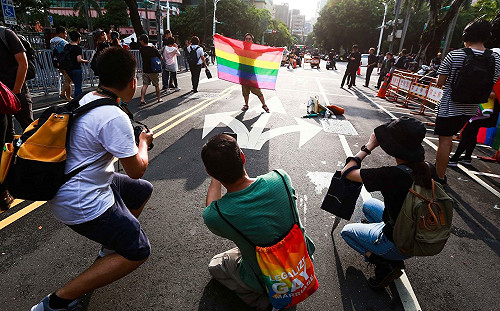 同婚明上路　同志教師難出櫃：憂外界只看性傾向不看專業