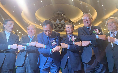 郭台銘擘畫台灣經濟發展國家隊 帶台灣東進、西和、南拓、北接