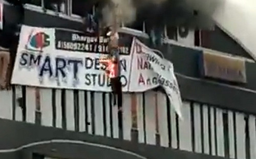 (影) 印度大火 至少19名學生喪生