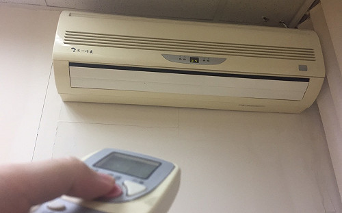大逆轉？冷氣「24hr不關機」最省電　技師打臉：恐賠更大