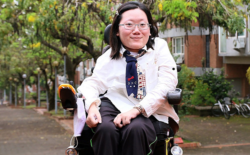 肌萎志不萎　張仕菁二度拿總統教育獎