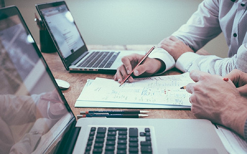 有車有房存款千萬　45歲男問能退休結婚嗎？前輩：先不要