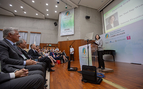 蔡英文首度呼籲：共同關心穆斯林「再教育營」事件