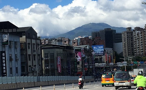 白天暖熱注意防曬！各地留意午後雷陣雨