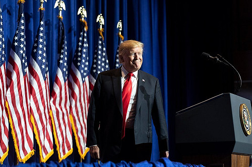 紐時：川普下令14日起大舉搜捕無證移民