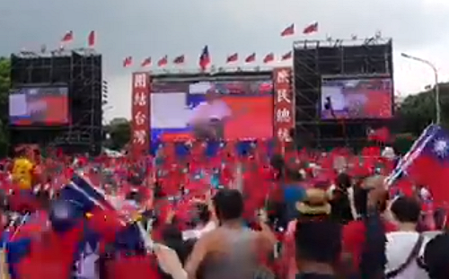 快訊》挺韓造勢現場10萬人  高唱「我的未來不是夢」
