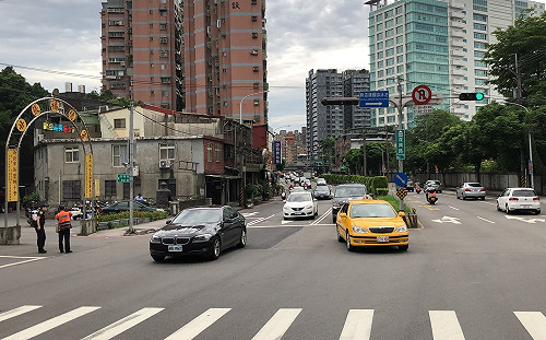 新北增闢左轉車道　直行車流更暢通