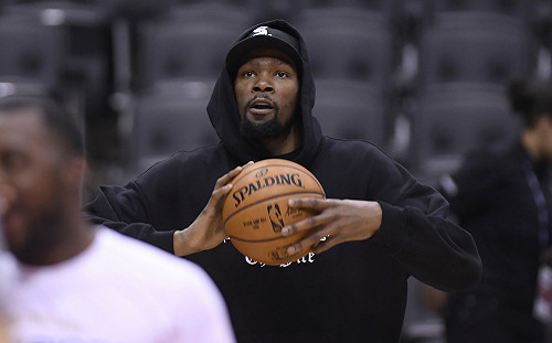 NBA／奪冠不開心？KD回嗆勇士GM：照片裡明明就爽得要死