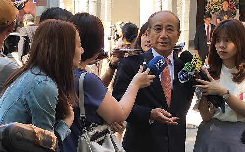 支持郭台銘籲納手機民調 王金平：藍也可以比照