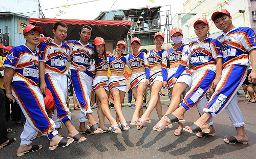 到台中過端午  穿木屐躦鯪鯉鐵砧山取午時水