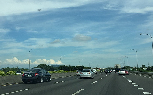 國慶連假第二天！國5午後現首波北返車潮  時速40公里