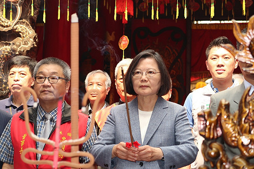 講總統拜廟多？蔡英文：這很不尊重民間宗教習俗