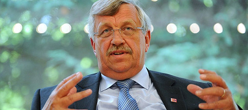 德國挺移民議員遭極右派刺殺 上萬暴力新納粹份子引發疑慮