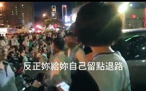 (影)「妳給妳自己留點退路」 長榮首席副總官威怒飆罷工空服員