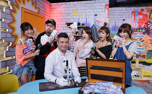 億元直播拍賣達人登《Game什麼東西》　宿舍正妹掏壓箱寶亂賣