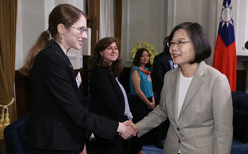 總統接見戰略暨國際研究中心台美政策計畫訪問團