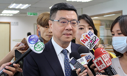 被「禮讓」吃豆腐3年了 　 卓榮泰：合作啦！