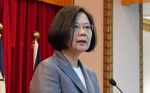 韓國瑜「民進黨把台灣民主搞壞」 蔡英文先「哼哼」兩聲回應