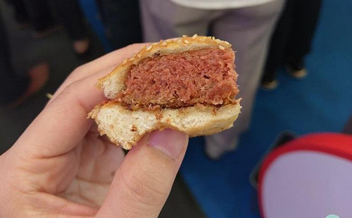 幾可亂真！波蘭小企業反其道而行  贏過比爾蓋茲投資人造肉公司