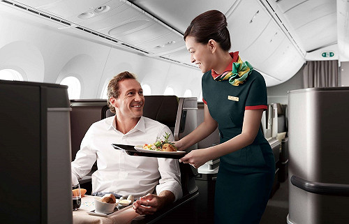 長榮航空18日全面恢復機上服務 20日起航班正常營運