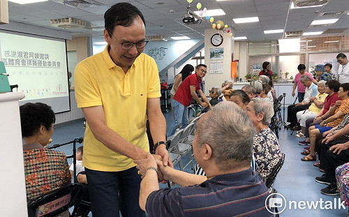 互比民調郭韓平手  朱立倫：還有1/4未表態