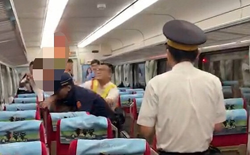 台鐵自強號驚傳男子車廂砍人 鐵路警察腹部遭刺送醫