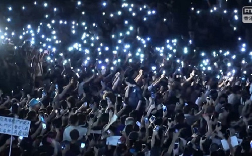 撐你到底！8千香港媽媽集會反送中：年輕人不是暴徒
