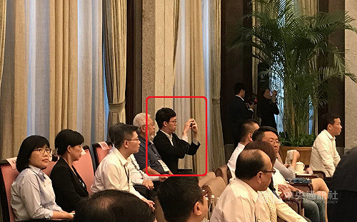 柯劉會直播擺烏龍  五個互相別有滋味在心頭