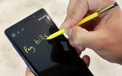 三星Galaxy Note 10官方渲染圖遭曝光？三鏡頭、漸層機背搶先看