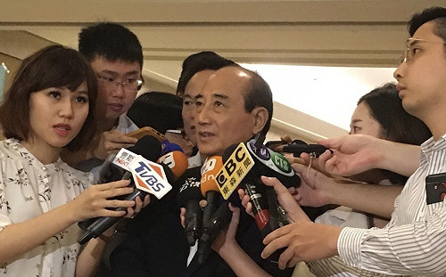 王金平避談韓國瑜初選狂勝結果 以網球文明志「堅持」重要性