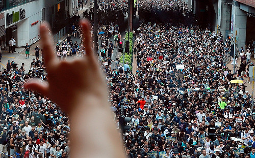 政治不穩影響  香港查詢移民人數飆兩倍