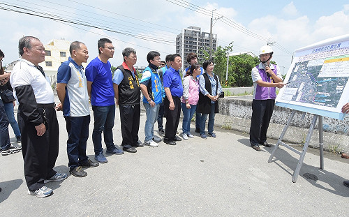 颱風汛期將至  王惠美巡視排水工程