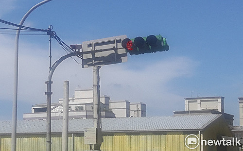 紅燈減10秒騎士避曝曬  桃市推夏季限定時制