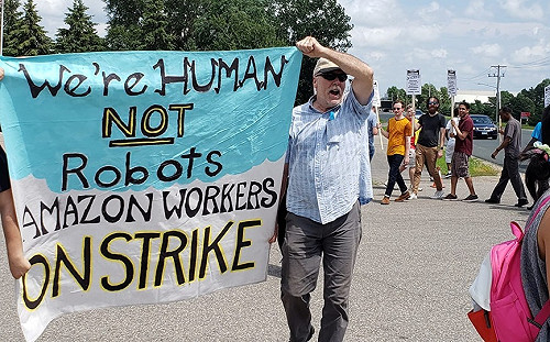 亞馬遜會員特賣首日 員工鬧罷工：我們不是機器人！