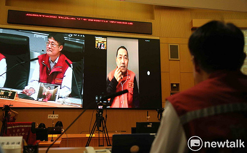 輕颱丹娜絲來襲！侯友宜著防災背心跨海指揮 提前返台防颱