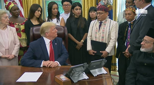 看中國怎狡辯！川普親見新疆維吾爾宗教受迫害者