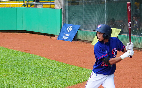 中華職棒／選秀榜眼岳政華正式披黃衫　簽約金520萬