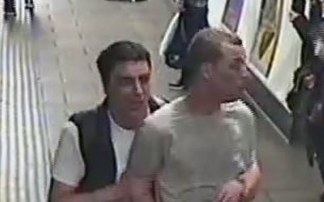 英國倫敦地鐵遭施放催淚氣體！警方公開2嫌照片追緝