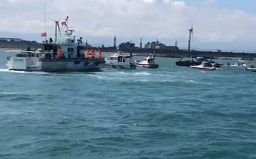 中油第三接收站施工 上百漁船集結海上抗議