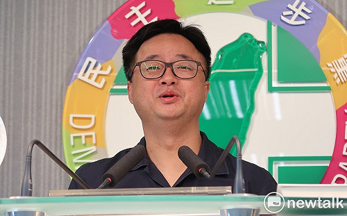 羅文嘉轉述達賴 :「我們都面臨一個嚴格的上師在那邊指指點點」