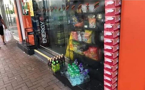 「一觸即發」！元朗3000警壓境 居民搶糧搶水離城避難