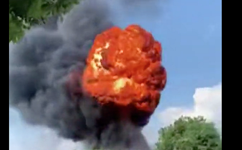 江西化工廠爆炸  大火球直衝天際