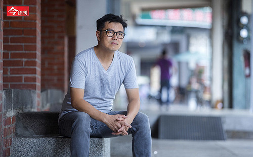 「中共的手愈捏愈緊，快不能呼吸！」46％港人絕望想逃，移民台灣講座場場爆滿