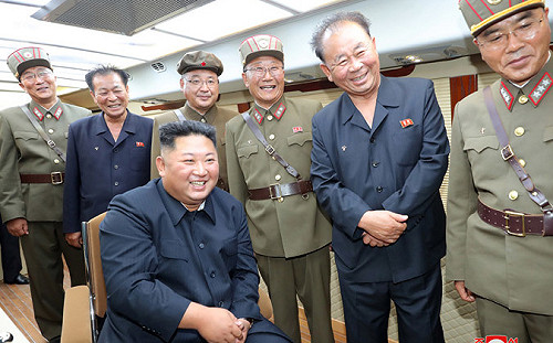北韓媒體：金正恩再次現場指導試射新武器