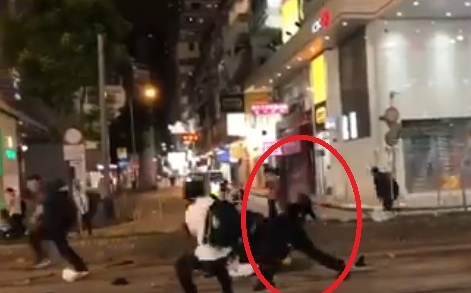 港警便衣扮暴徒襲擊民眾遭揭 港府反斥示威者襲警