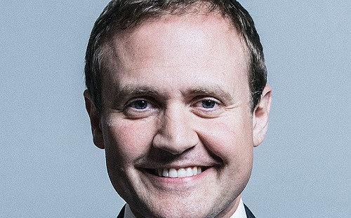 保護港人！英議員：該給他們完整的英國國籍