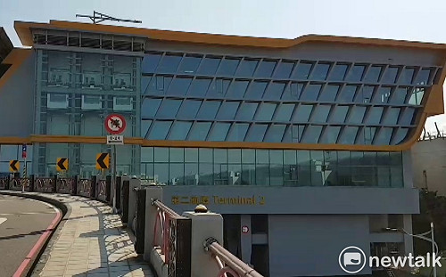 武漢航班登機檢疫 8名旅客輕微症狀暫排除風險