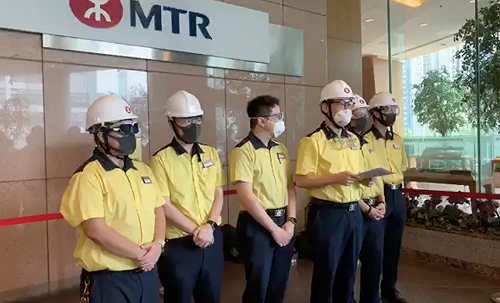 催淚彈造成乘客恐慌！700員工促港鐵譴責警方