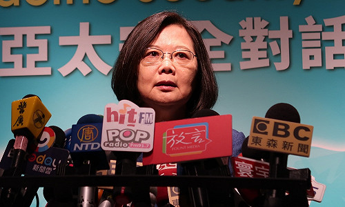 護口譯哥  蔡英文嗆監院：應秉於憲政分際  尊重行政院