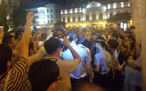 澳門民眾挺反送中站出來 警無故查身分搞白色恐怖